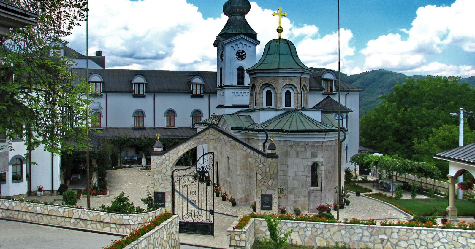 Manastir Tavna