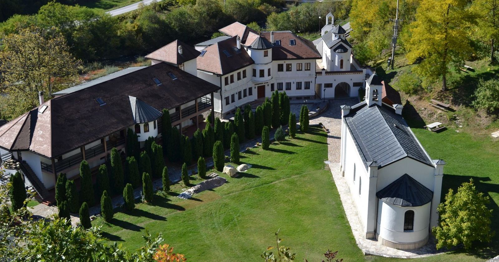 Manastir Dobrun