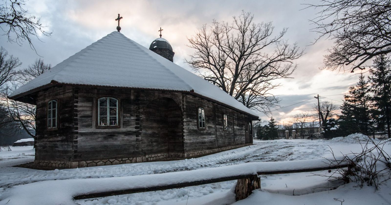 Crkva brvnara u Omarskoj