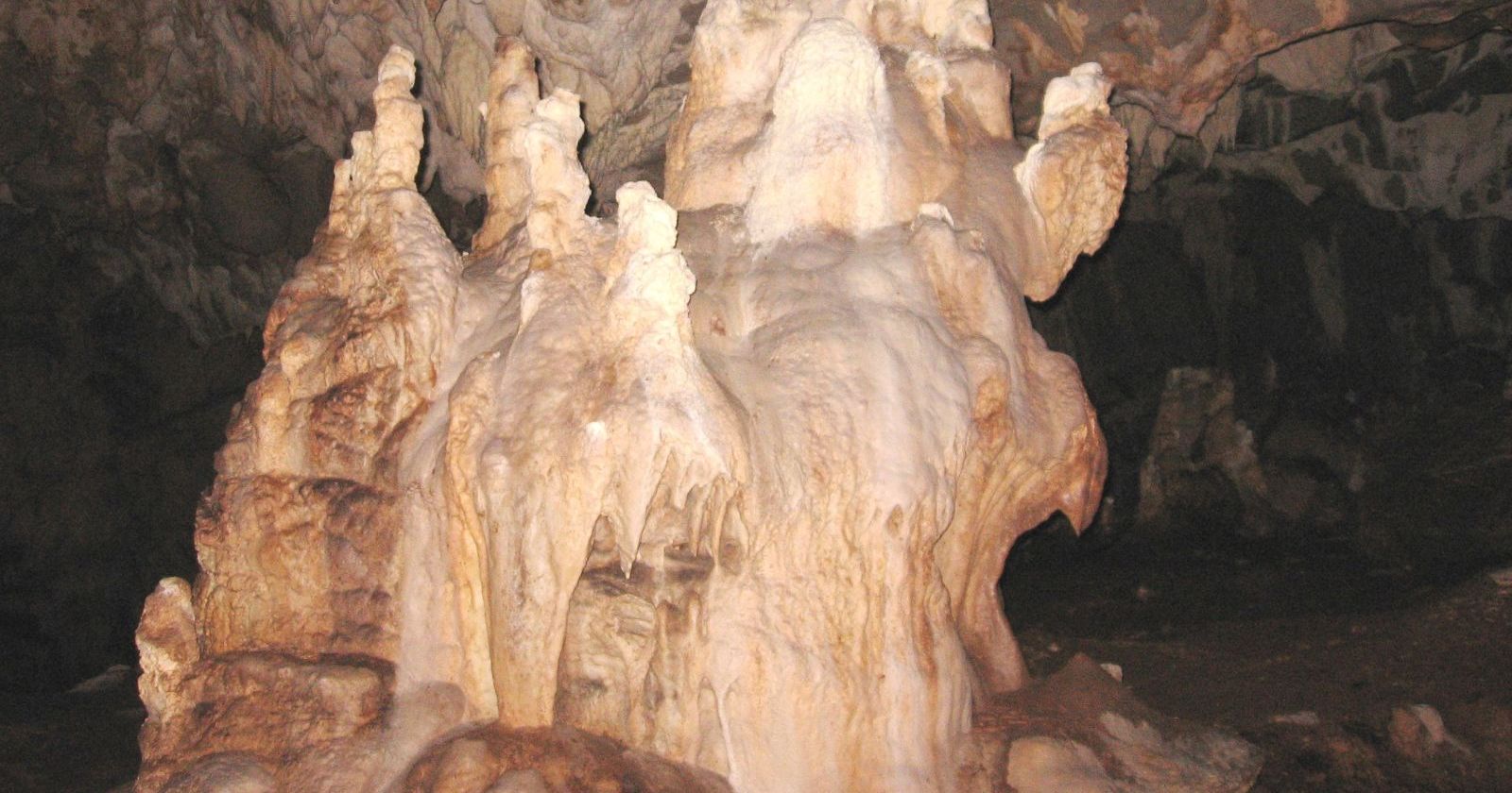 Petrlaška pećina