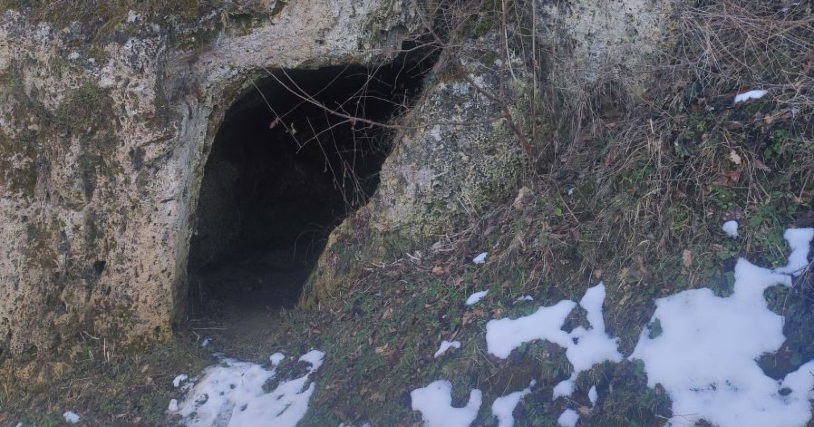 Pećina u selu Grnčar